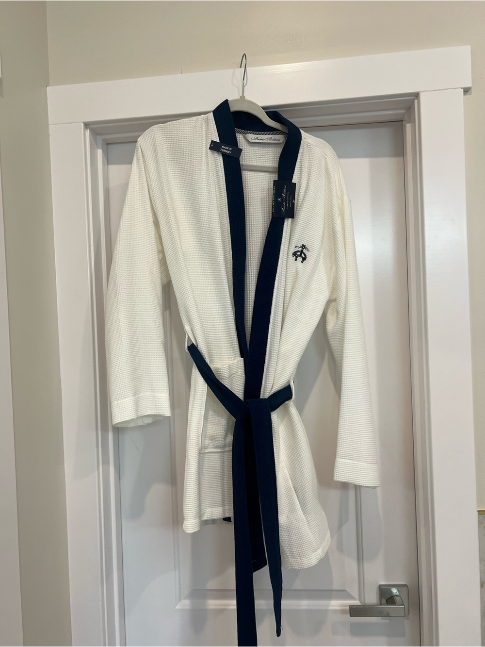 Brooks Brothers White Waffle Robe with Navy Trim